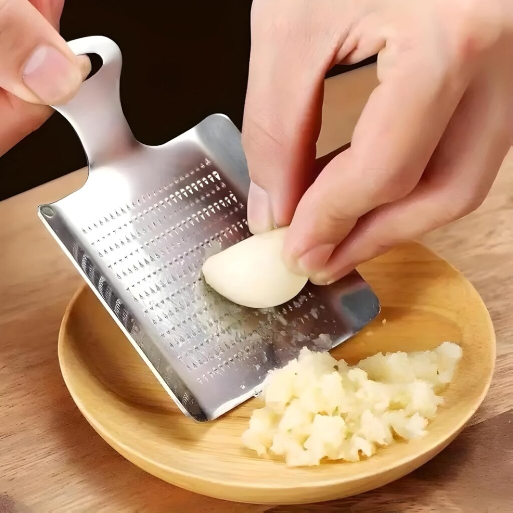 Garlic Crusher / Grater